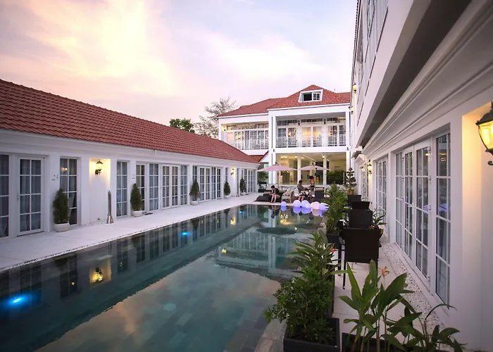 White Boutique Hotel&Residences